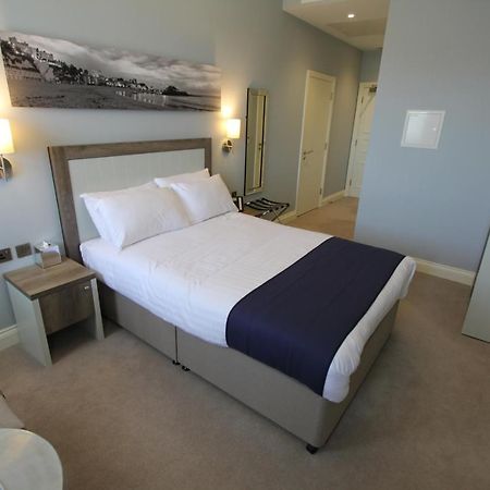 ברודסטיירס Yarrow Hotel מראה חיצוני תמונה