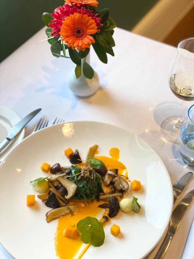 ברודסטיירס Yarrow Hotel מראה חיצוני תמונה