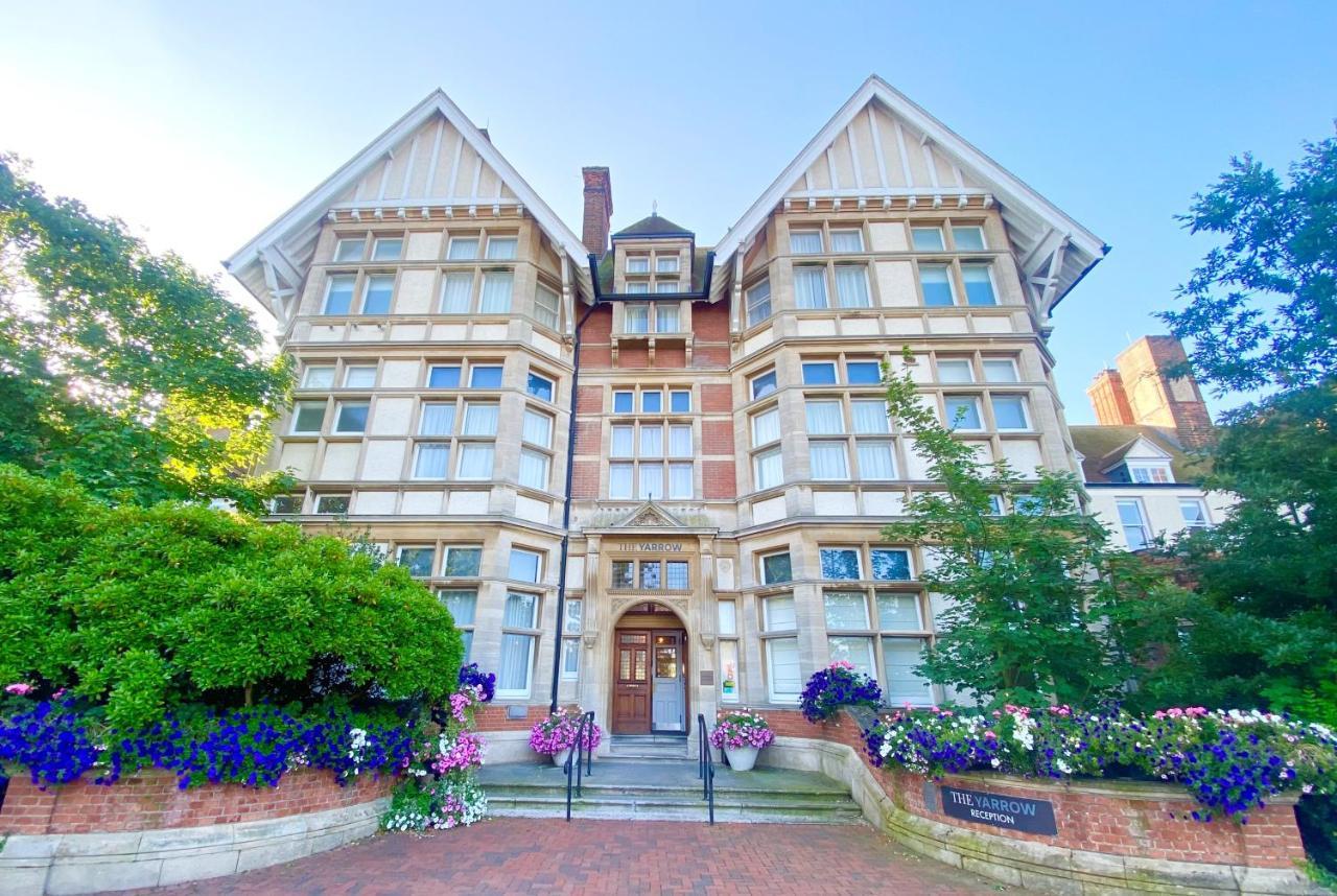 ברודסטיירס Yarrow Hotel מראה חיצוני תמונה