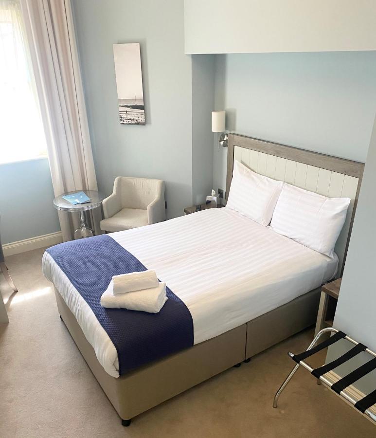 ברודסטיירס Yarrow Hotel מראה חיצוני תמונה