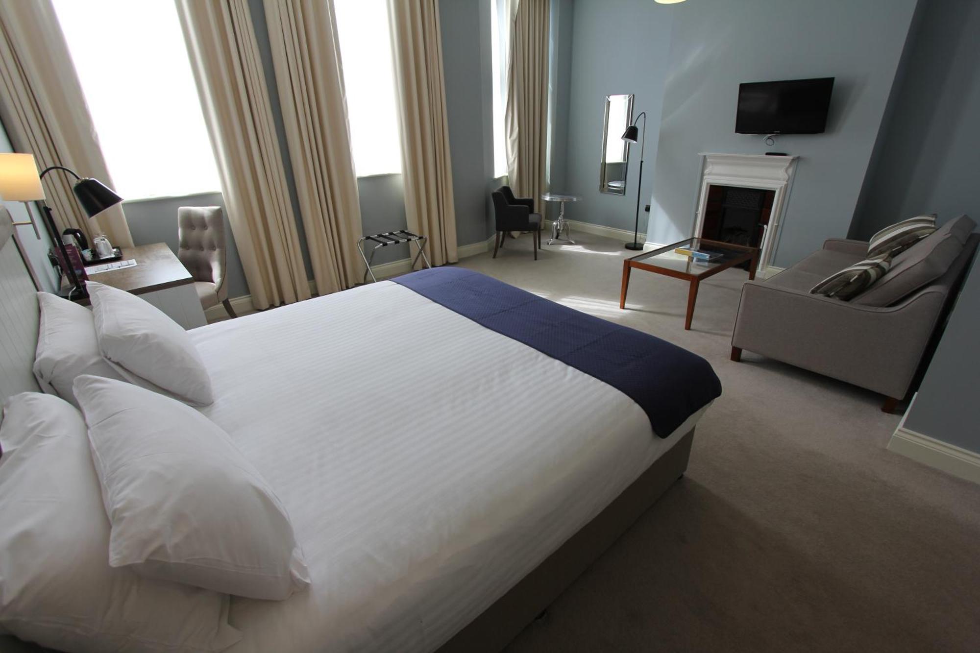 ברודסטיירס Yarrow Hotel מראה חיצוני תמונה