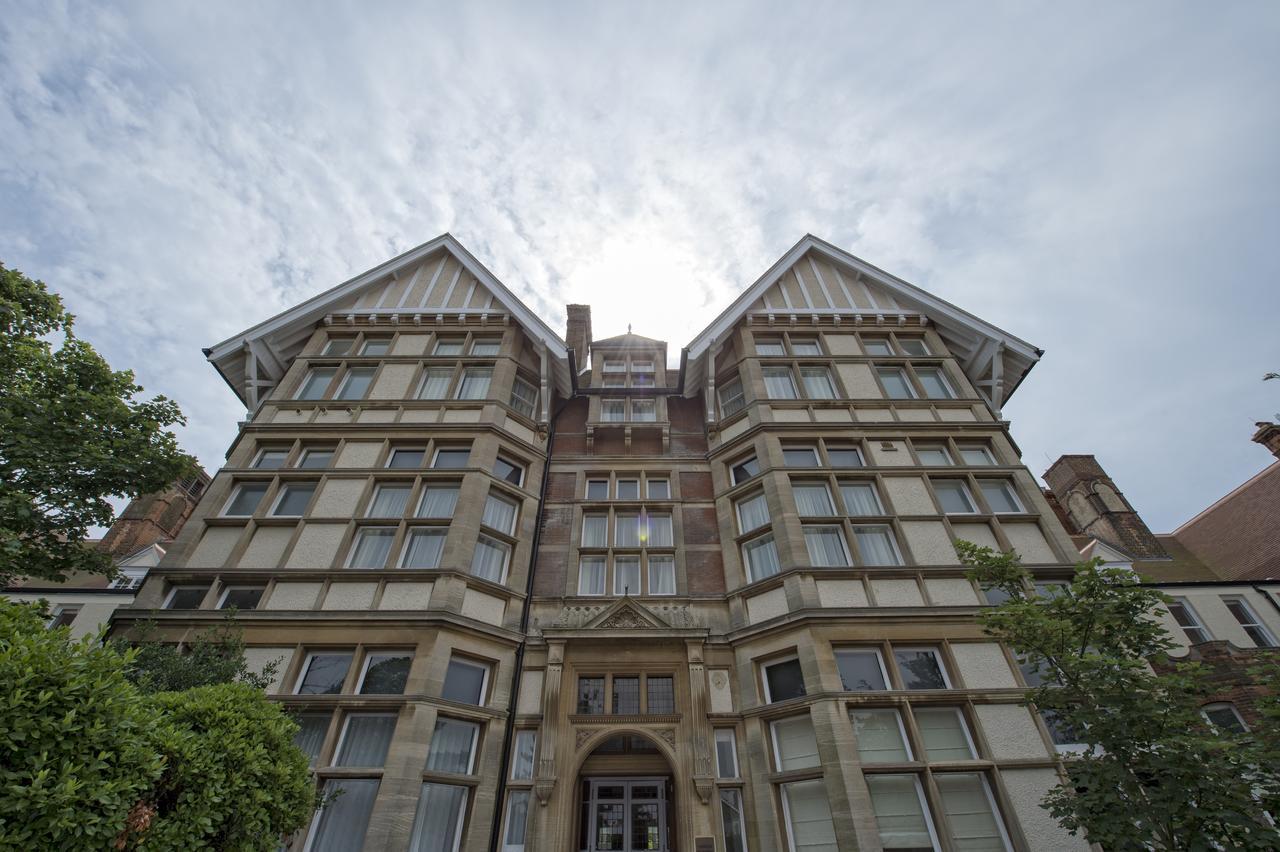 ברודסטיירס Yarrow Hotel מראה חיצוני תמונה