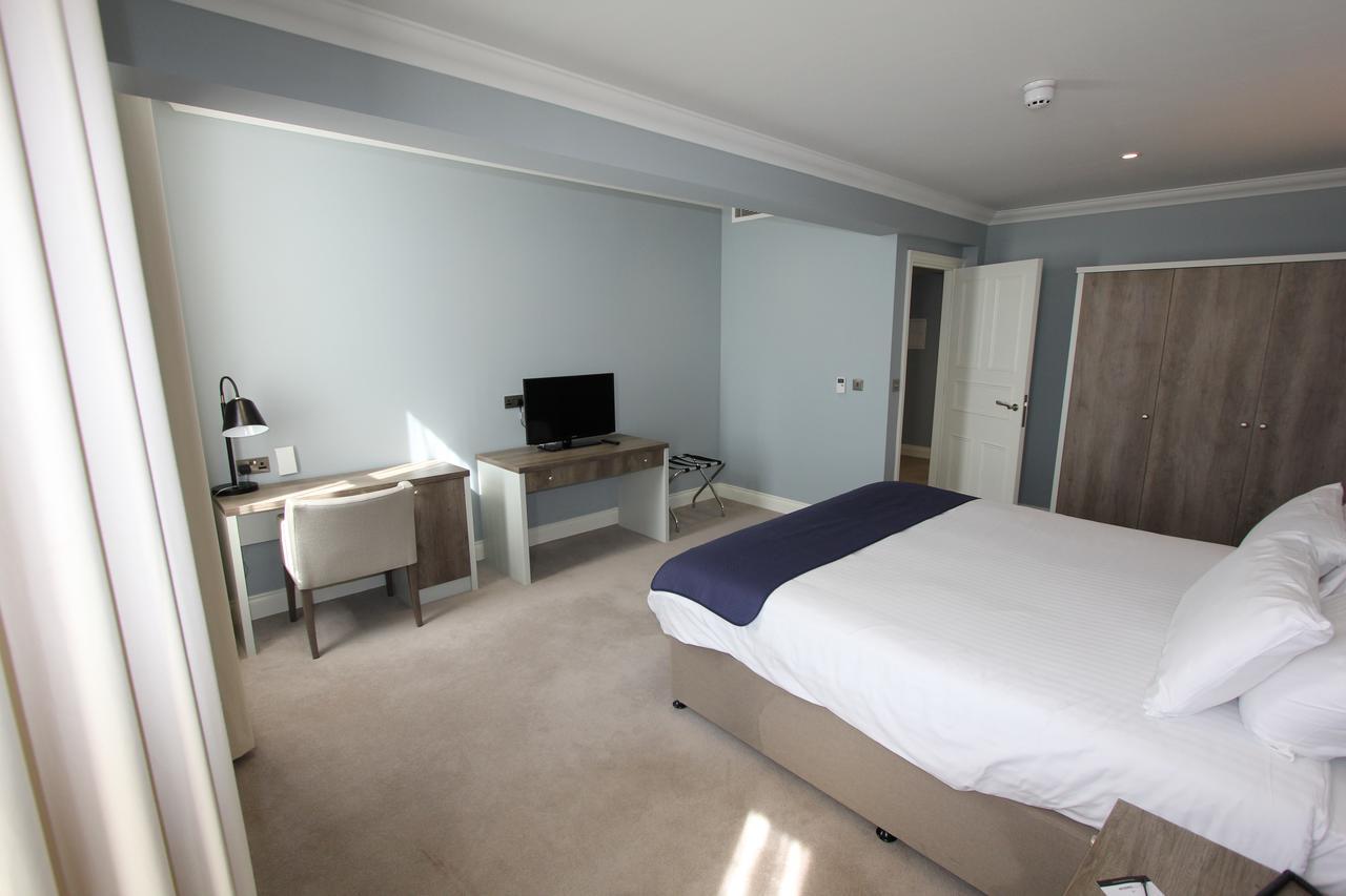 ברודסטיירס Yarrow Hotel מראה חיצוני תמונה
