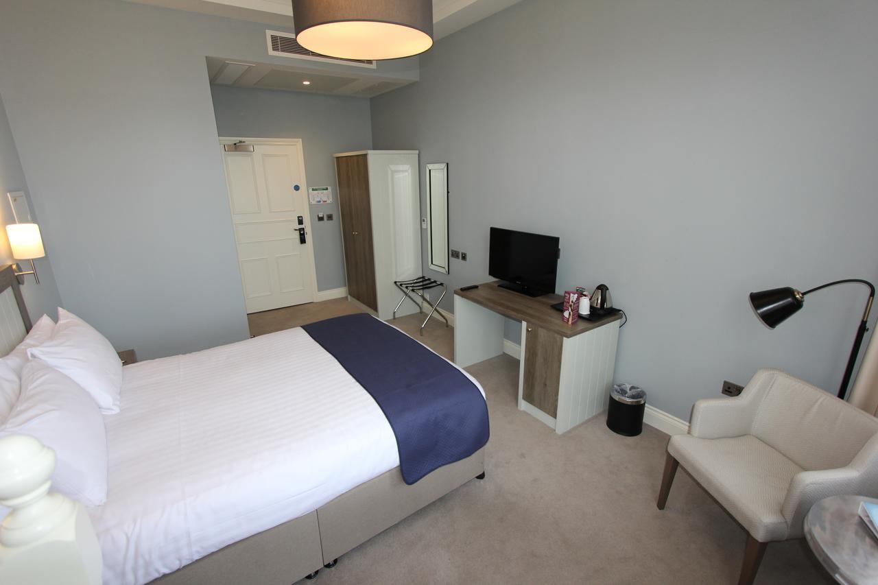 ברודסטיירס Yarrow Hotel מראה חיצוני תמונה