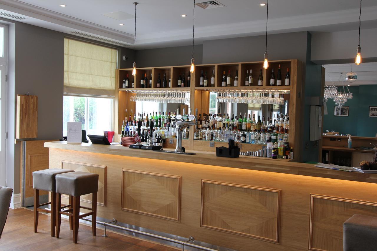 ברודסטיירס Yarrow Hotel מראה חיצוני תמונה