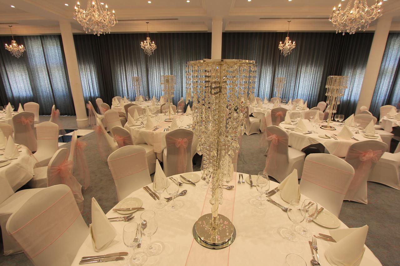 ברודסטיירס Yarrow Hotel מראה חיצוני תמונה