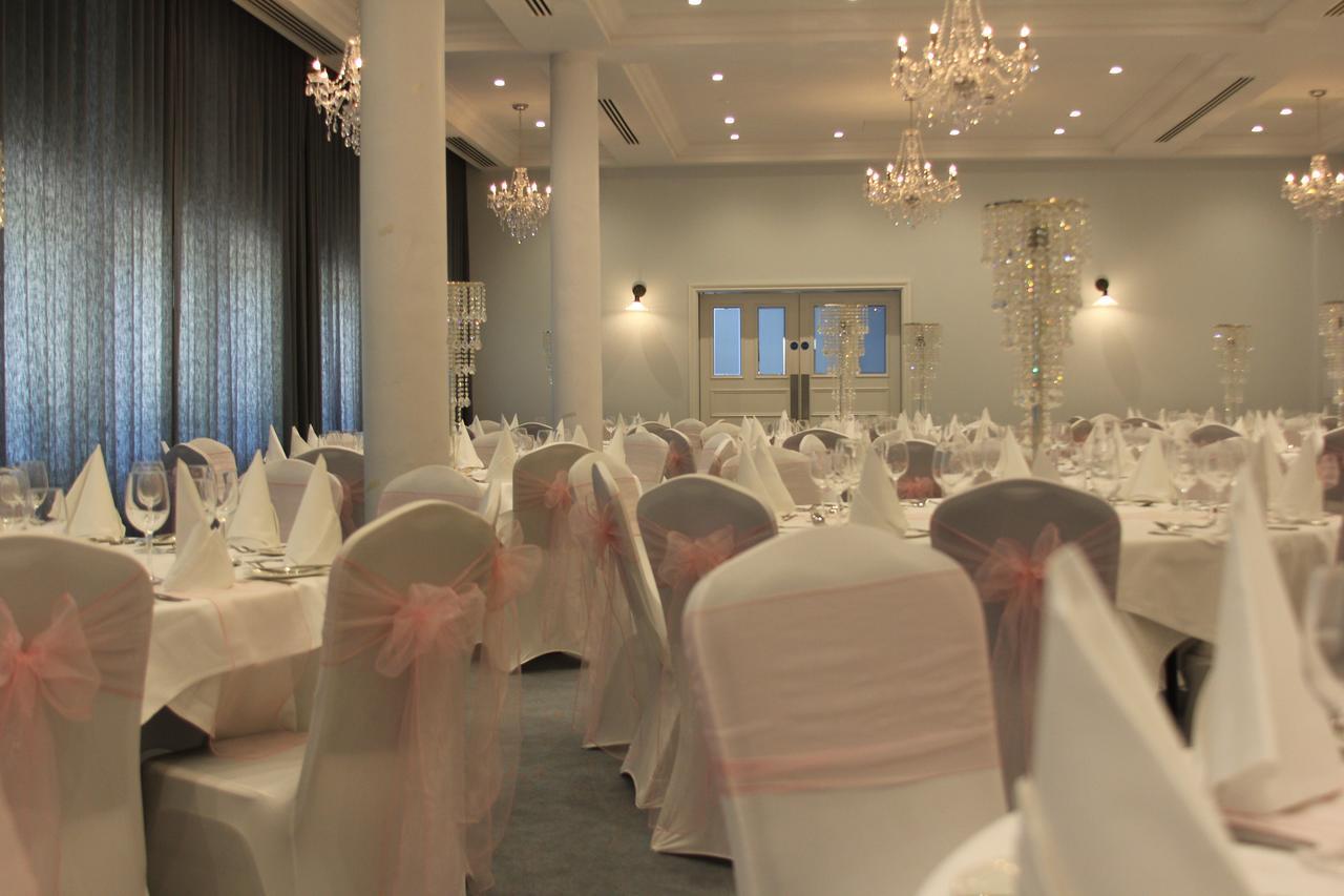 ברודסטיירס Yarrow Hotel מראה חיצוני תמונה