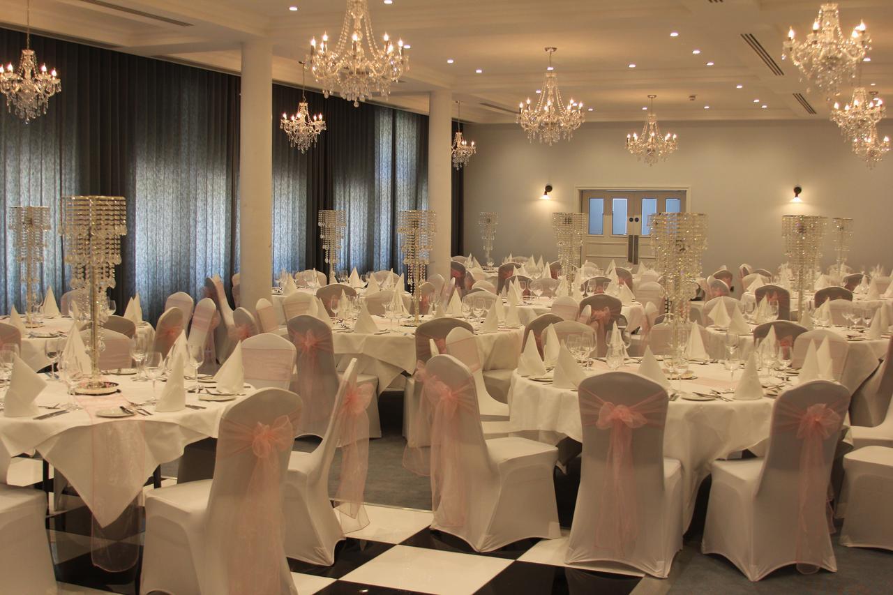 ברודסטיירס Yarrow Hotel מראה חיצוני תמונה